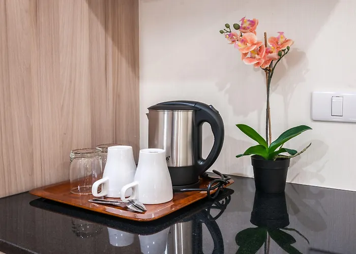 Hotel Leela Orchid