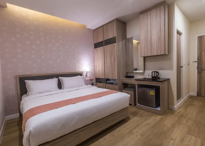 Leela Orchid 3*