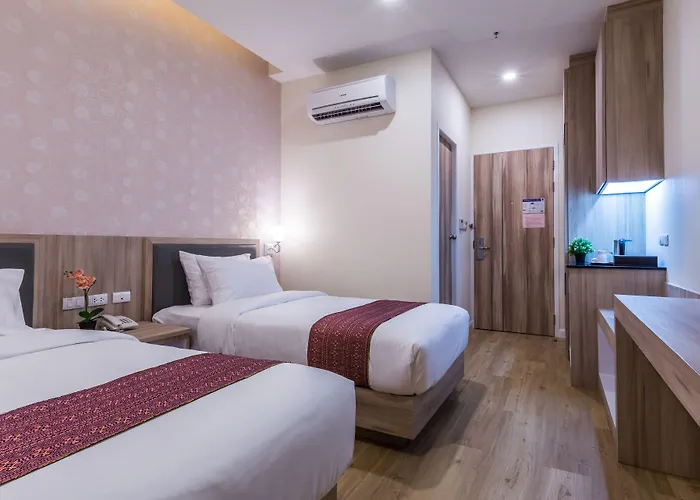 Hotel Leela Orchid 3*