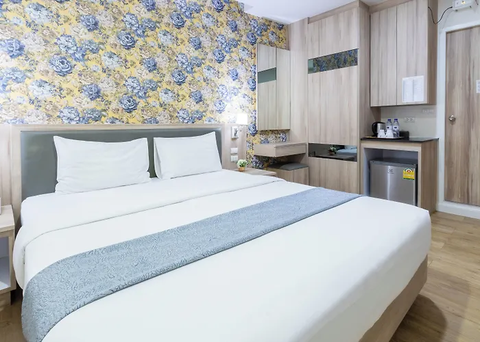 Leela Orchid Hotel 3*