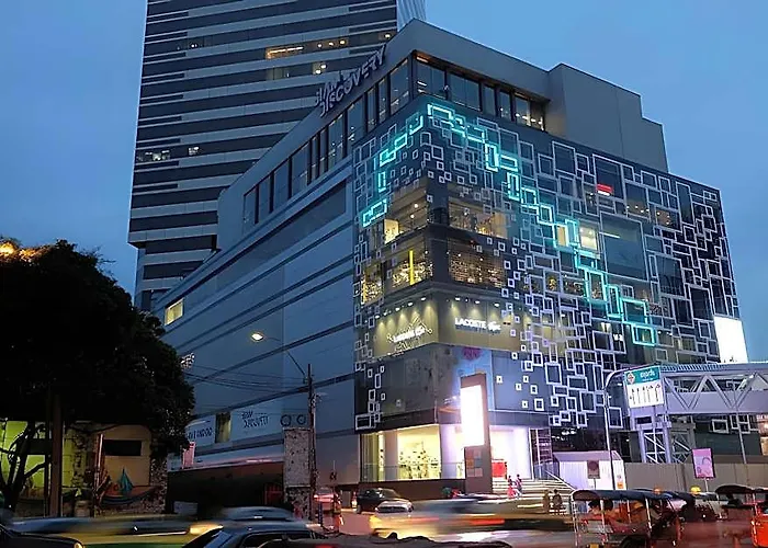Hotel Leela Orchid