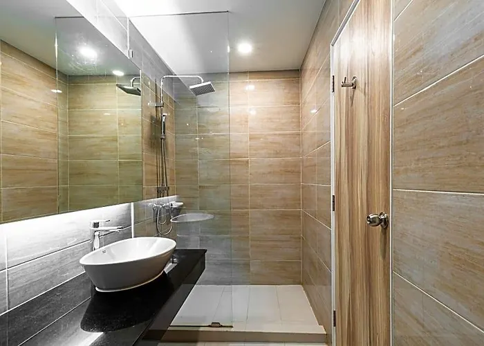 Leela Orchid Hotel 3*